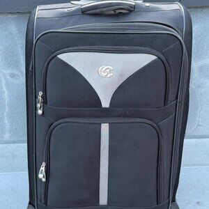 Cassini Black 20" Carry-On 360 Spinner Suitcase